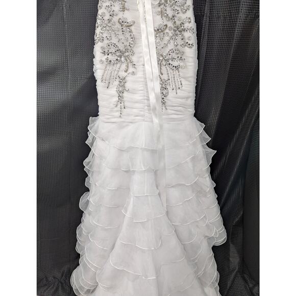 VENUS & BELLA! LUXE WHITE SCALLOPED LAYERS, JEWELED BODICE WEDDING GOWN! SZ 14 - Picture 10 of 15